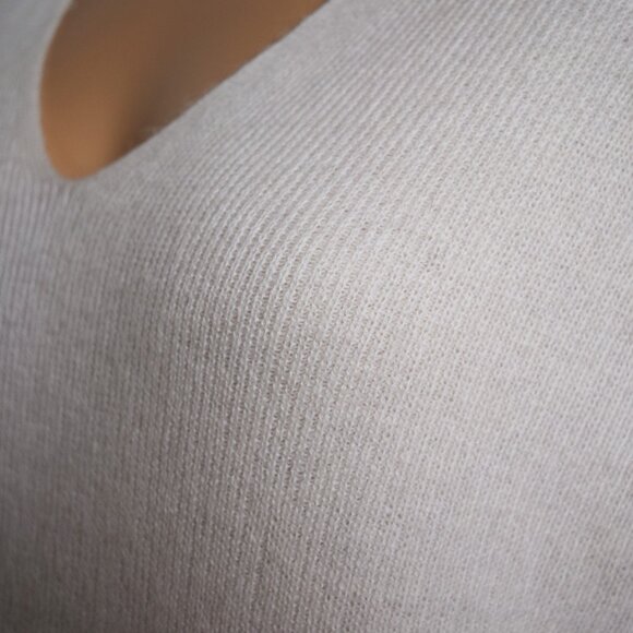 Vince 100% Cashmere V-Neck Sweater - Picture 8 of 13